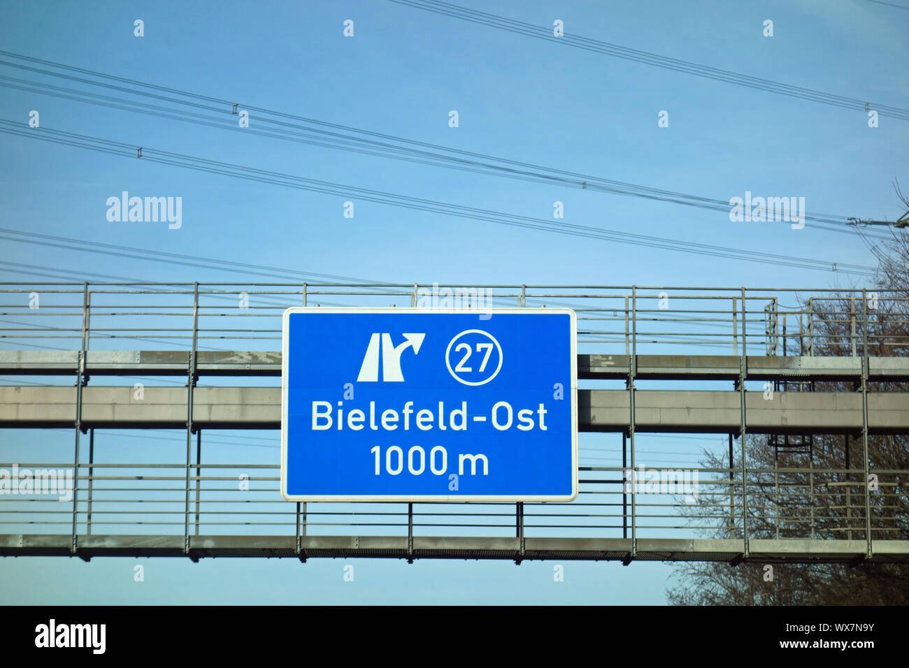 Autostrada segno,bielefeld-est, 1000m, 27 Foto Stock