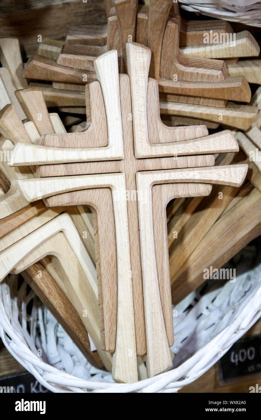 Croce Classica small - Legno d'Ulivo - Artigianato dai Monasteri