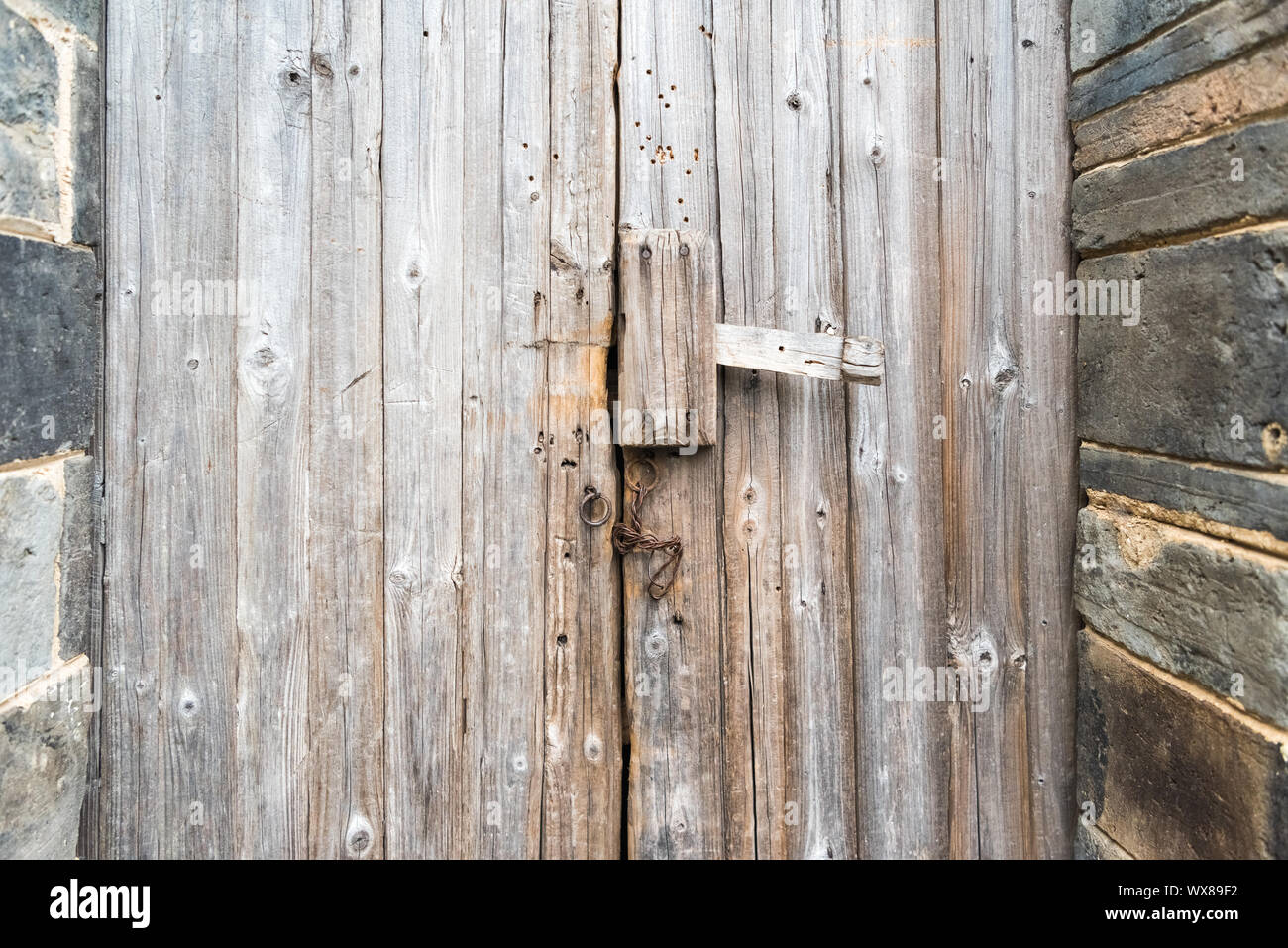 Vecchia porta di legno closeup Foto Stock