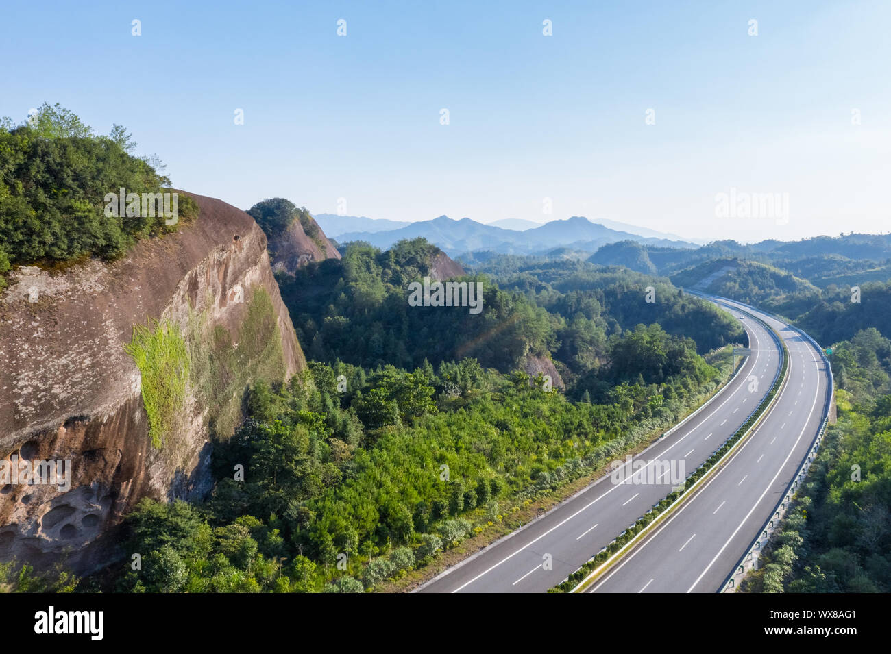 Danxia rilievi e autostrada Foto Stock
