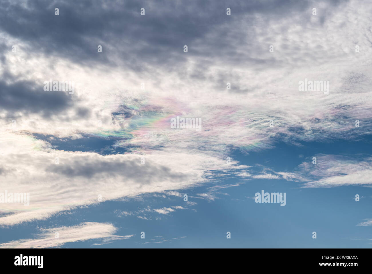 Cloud colorati sul cielo Foto Stock