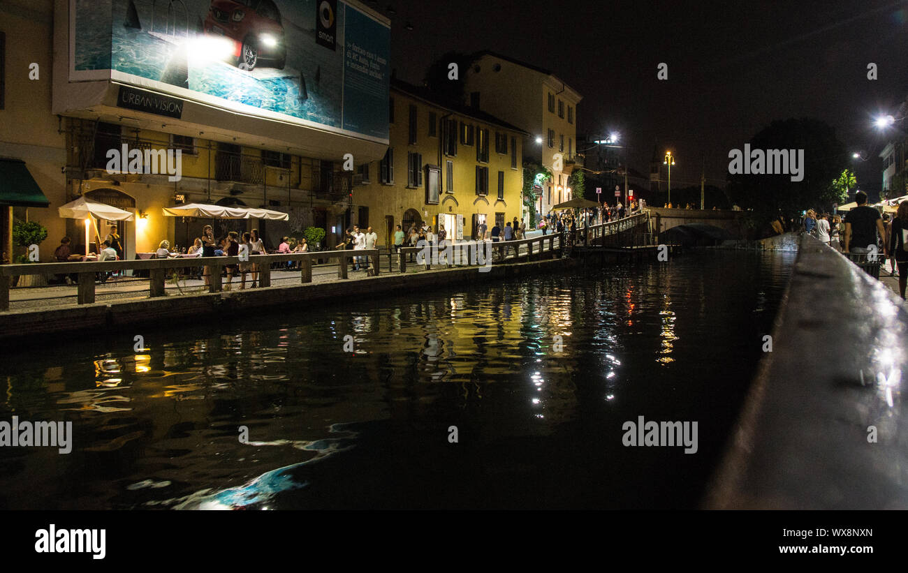 I navigli di notte riverside Foto Stock