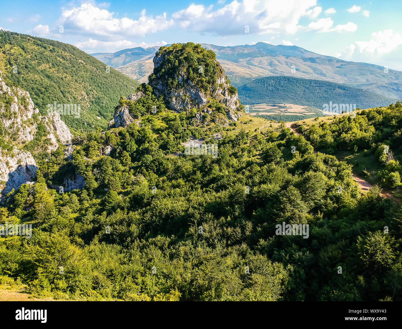 Punto di riferimento nel Parco Nazionale di esca - enorme collina della roccia Qafa e Kalase - in Albania Foto Stock