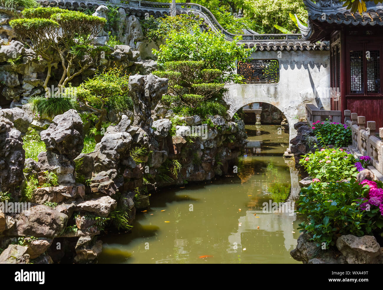 Il Giardino di Yuyuan (giardino di felicità) nel centro di Shanghai in Cina Foto Stock