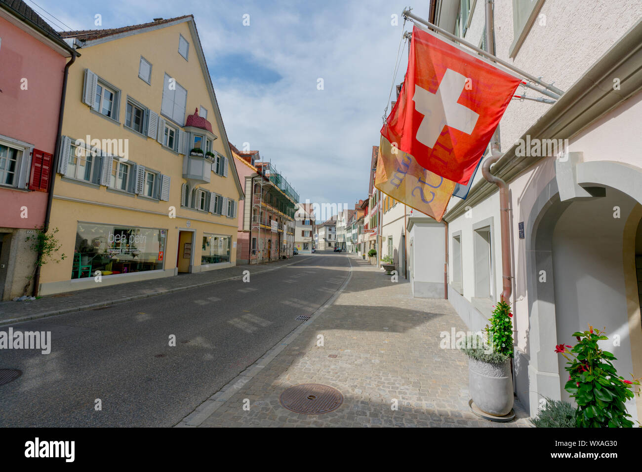 Steckborn, TG / Svizzera - 22 Aprile 2019: la strada principale di Steckborn nel nordest Switzerla Foto Stock