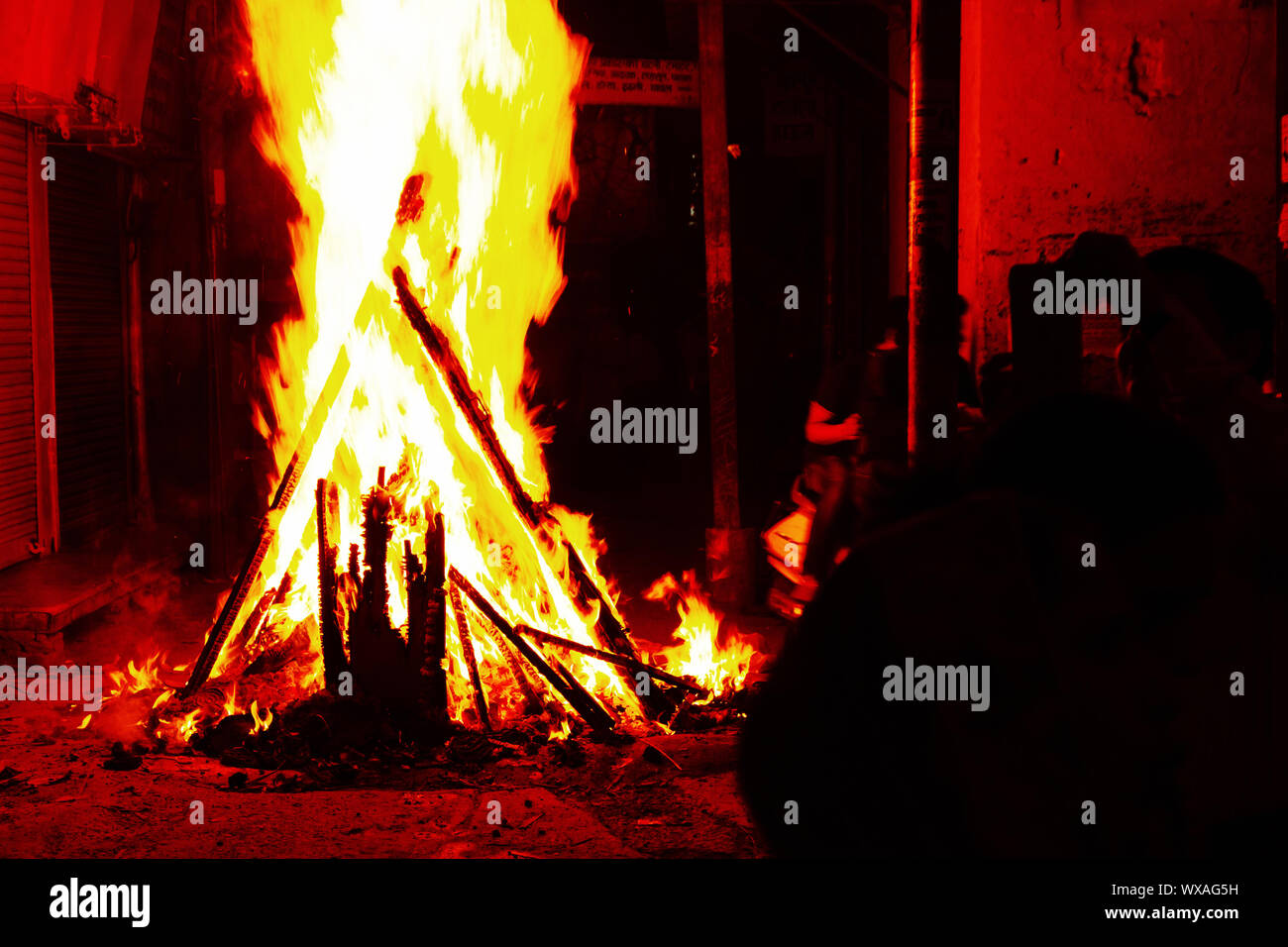 Festival indiano della combustione del demoness Holika Foto Stock