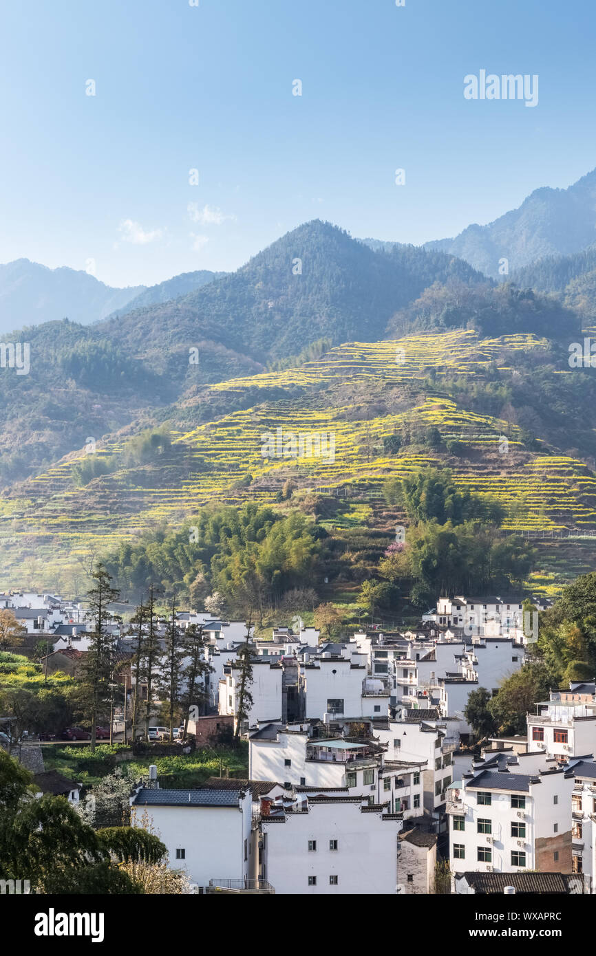 Wuyuan villaggio di montagna in primavera Foto Stock