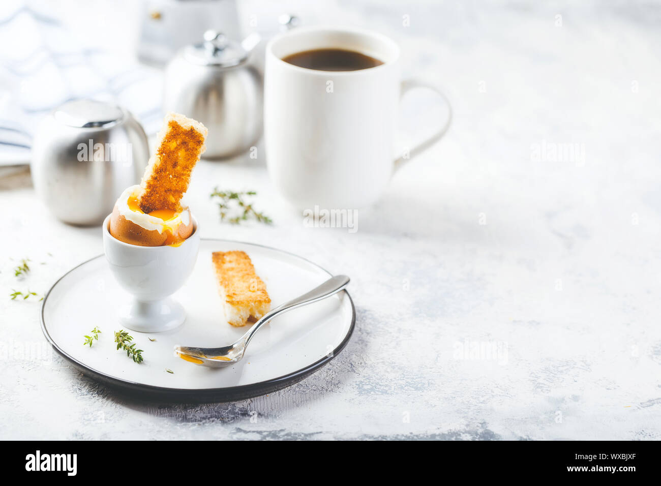 Uova sode per la colazione Foto Stock