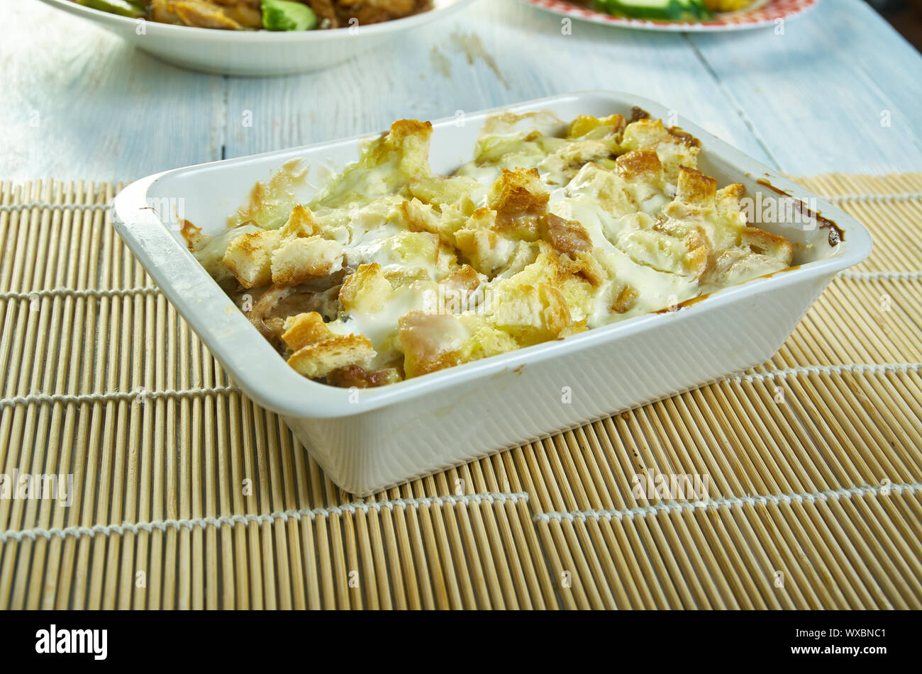 Coccio ripieno di pollo in casseruola Foto Stock