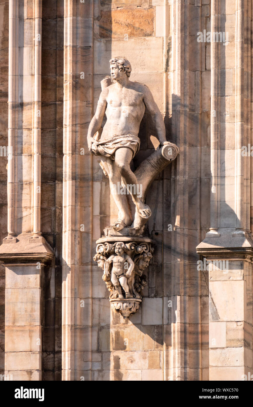 Statua al Duomo Milano Italia Foto Stock