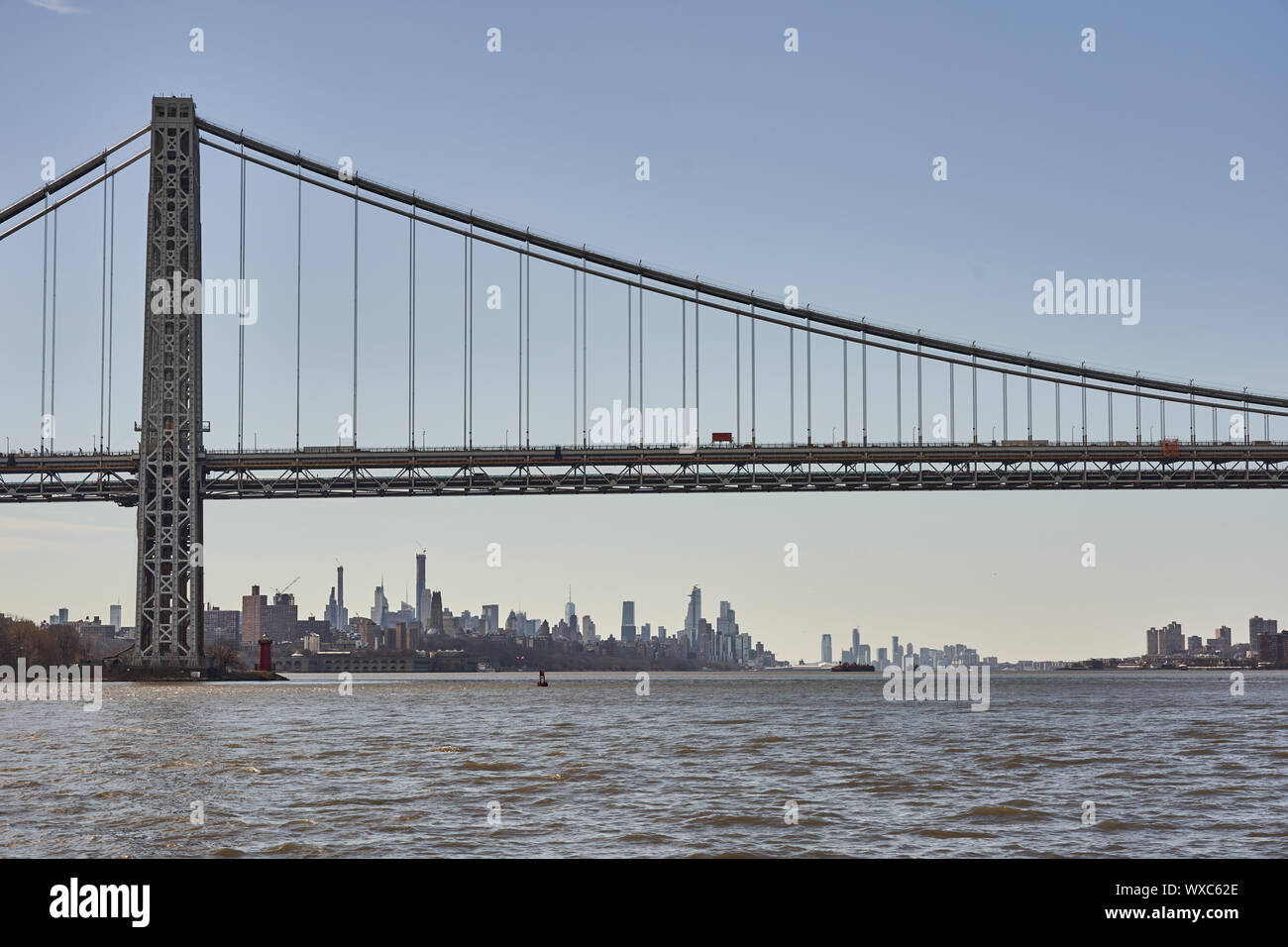 Il Ponte George Washington Bridge e la skyline di New York Foto Stock