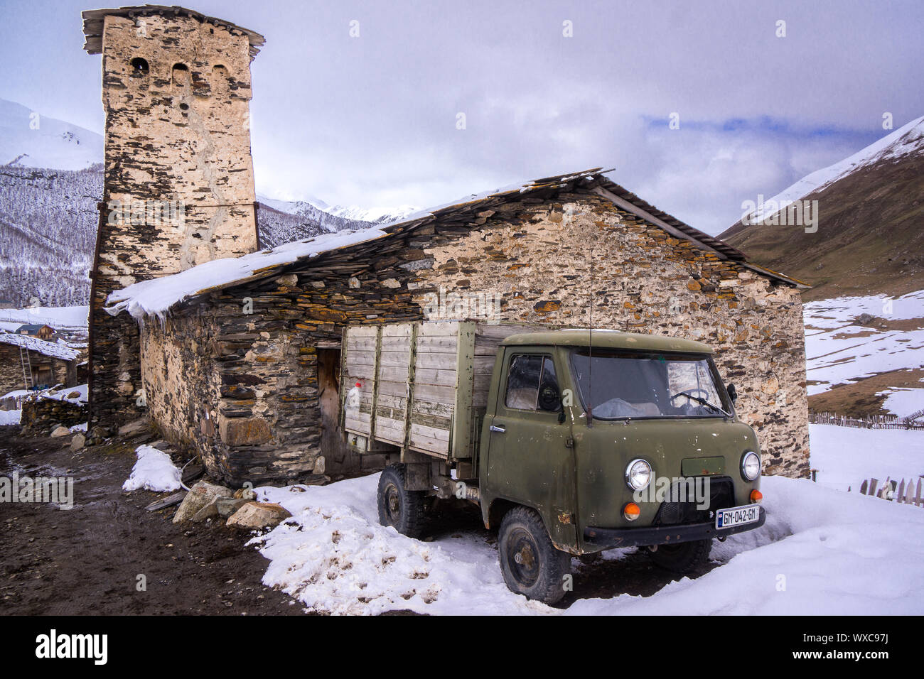 Vecchio camion russi in svanetia Foto Stock