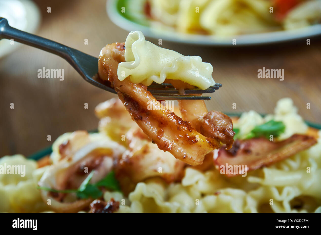 Campanelle Pasta con calamari , Foto Stock