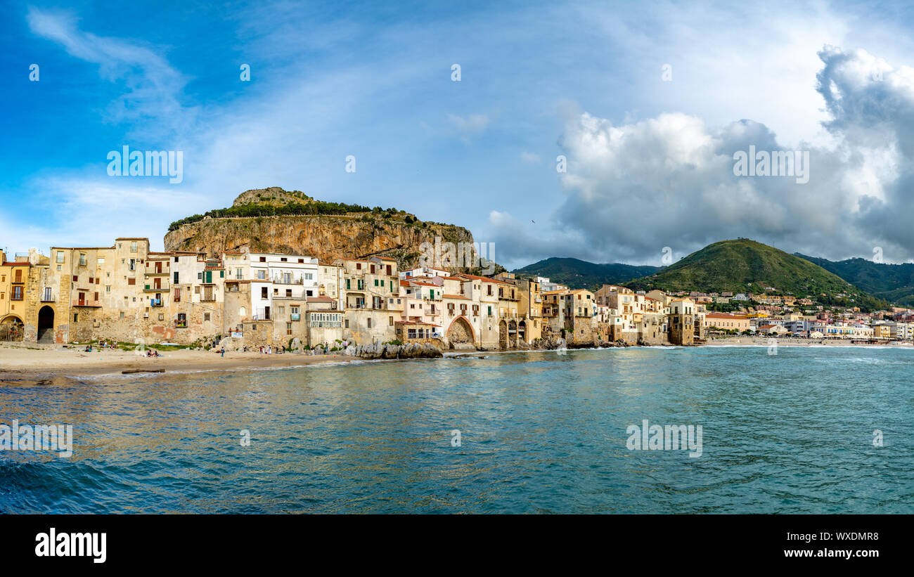Cefalù, il borgo medioevale di Isola di Sicilia, Italia Foto Stock