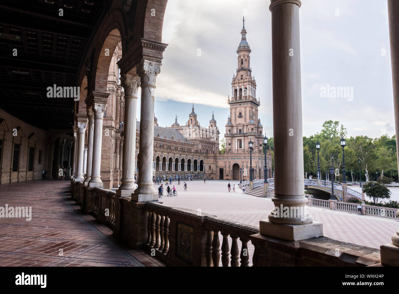 Plaza Espana, (Piazza Spagnola) una delle destinazioni turistiche più popolari in Spagna. Siviglia, Spagna. Foto Stock