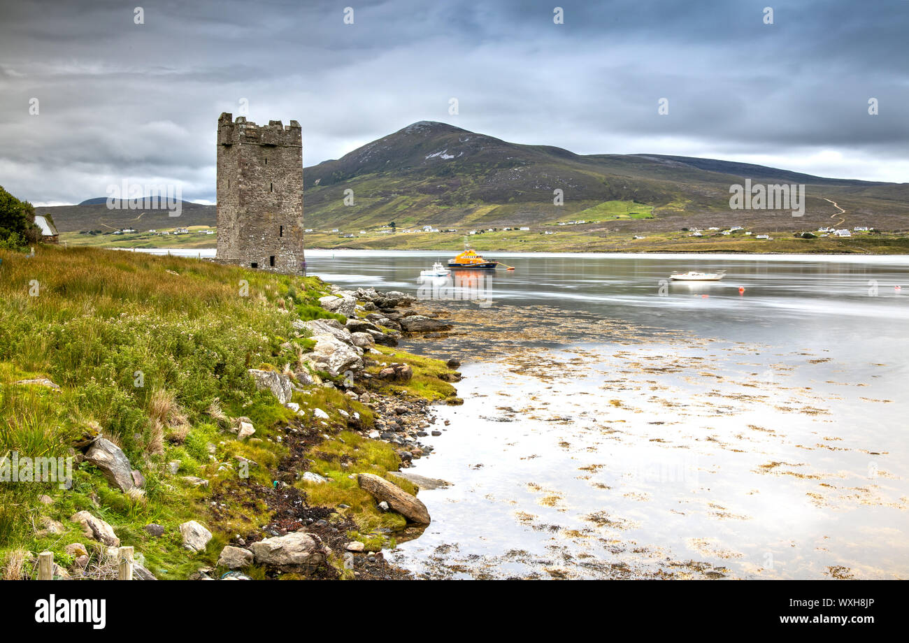 Grazia O'Malley il castello di Torre Kildavnet nella contea di Mayo, Irlanda Foto Stock