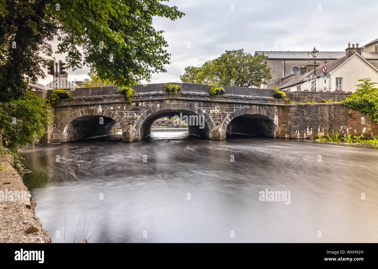 Westport ponte sopra il fiume Carrowbeg in Irlanda Foto Stock