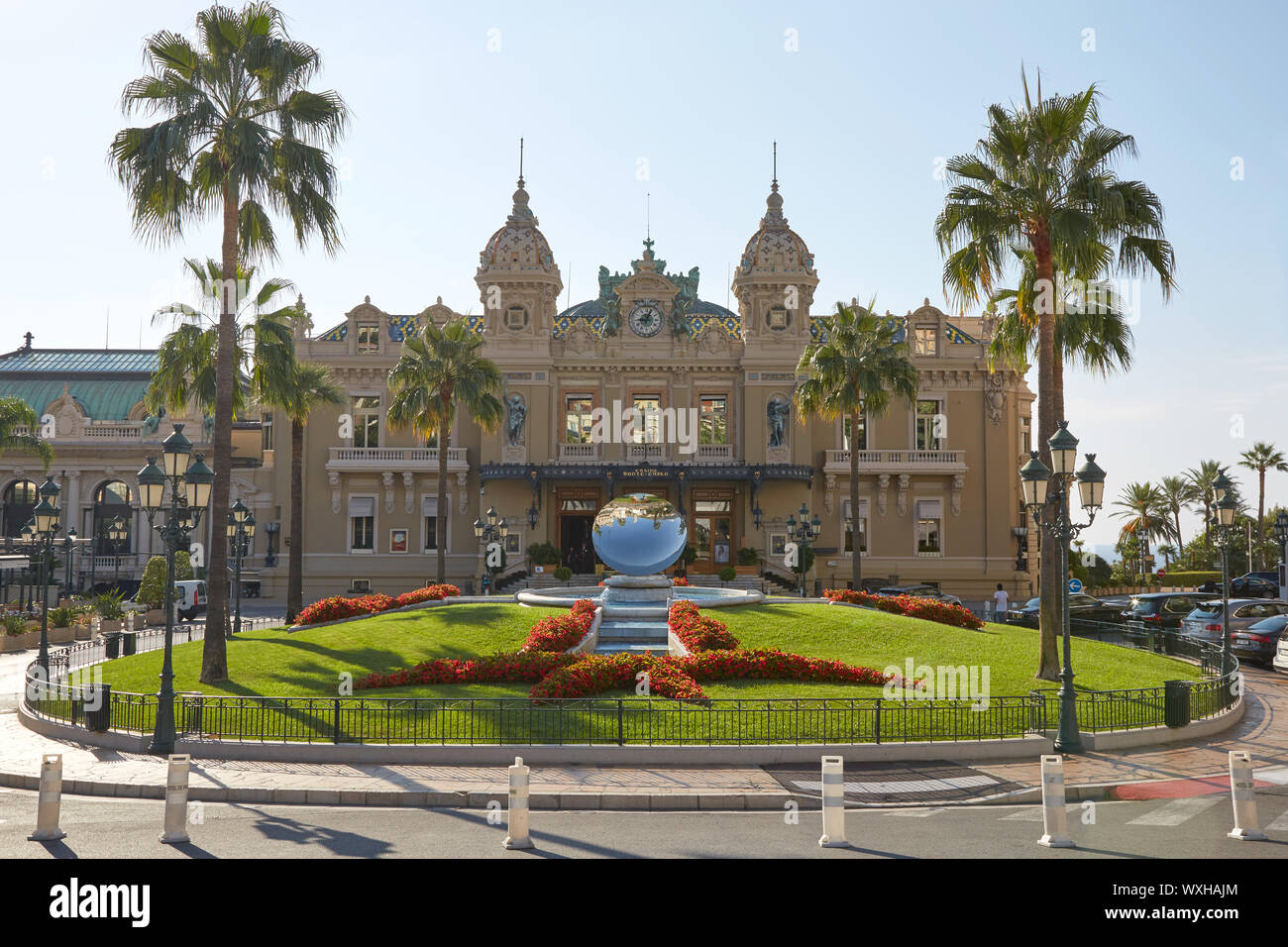 MONTE CARLO, Monaco - Agosto 19, 2016: Casino Antico edificio in una soleggiata giornata estiva in Monte Carlo, Monaco. Foto Stock