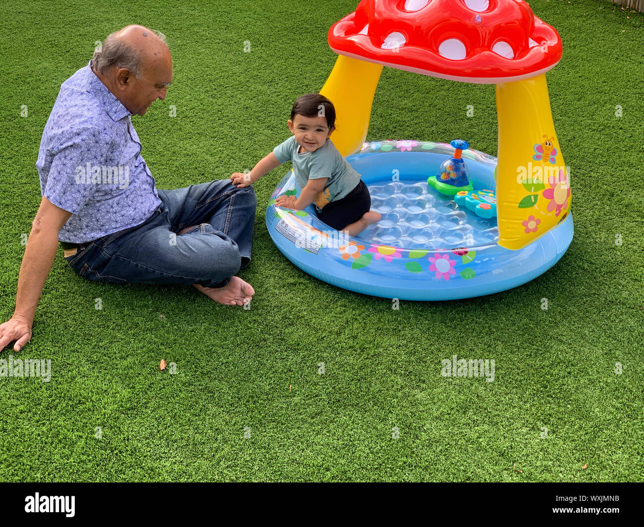 Nonno indiano e nipote Foto Stock