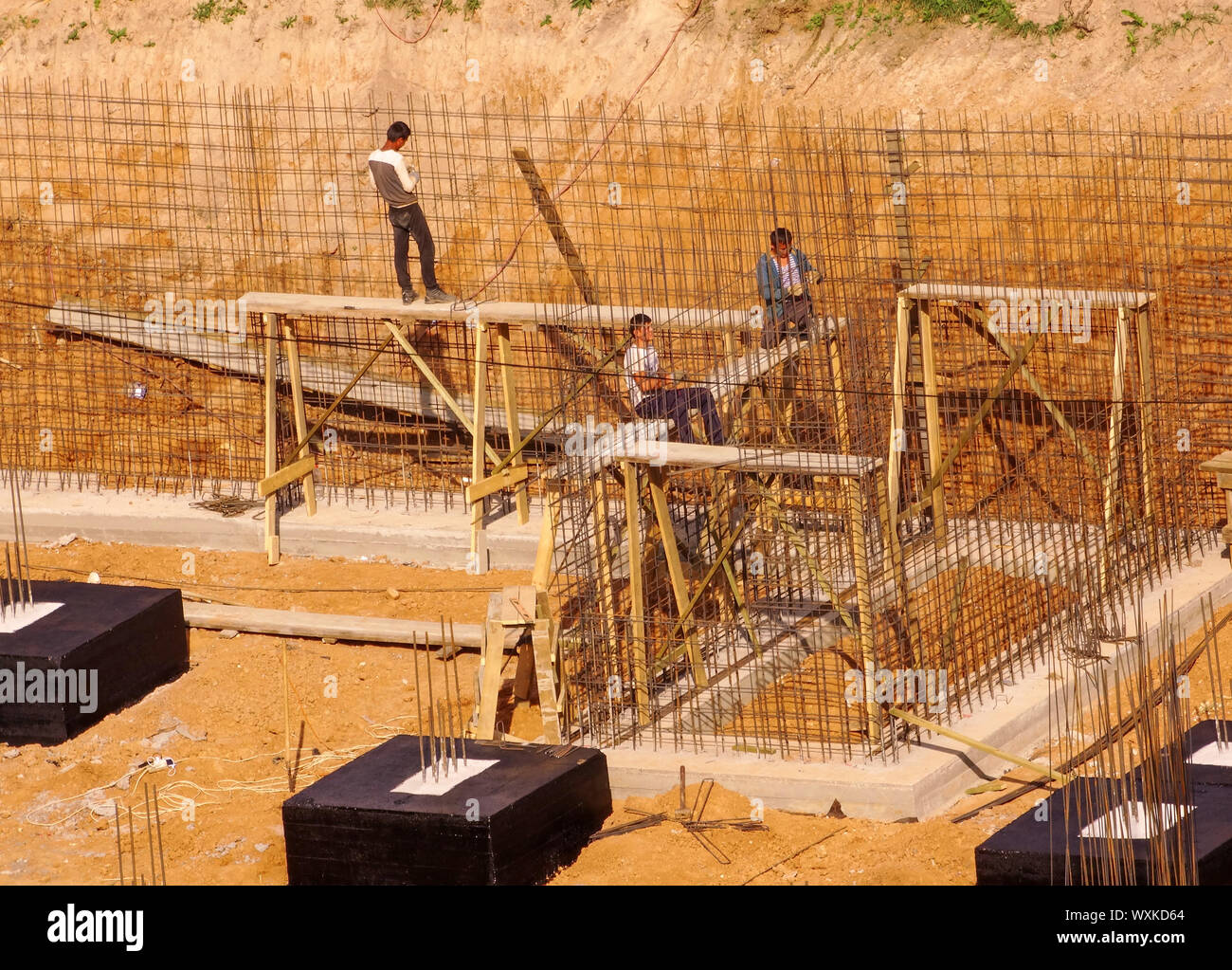 Rafforzamento della Fondazione e la costruzione di un parcheggio sotterraneo pareti Foto Stock