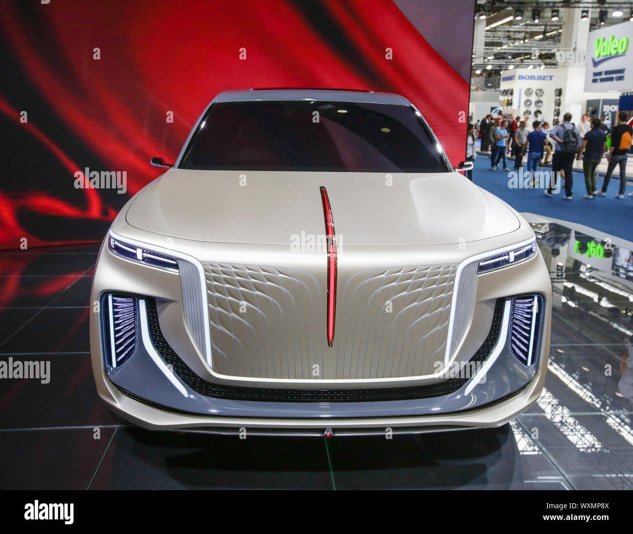 Francoforte, Germania. Xii Sep, 2019. La marca di automobili Hongqi, parte dei cinesi il costruttore di auto FAW Group, visualizza la Hongqi E115 SUV elettrico al 2019 Internationale Automobil-Ausstellung (IAA). (Foto di Michael Debets/Pacific Stampa) Credito: Pacific Press Agency/Alamy Live News Foto Stock