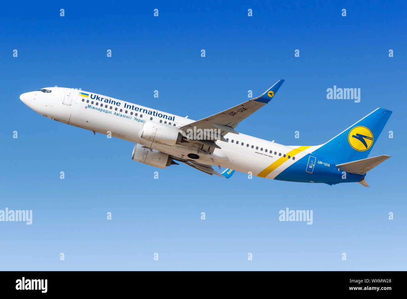 Tel Aviv, Israele - 18 Febbraio 2019: Ukraine International Airlines Boeing 737-800 aereo all'aeroporto di Tel Aviv Ben Gurion (TLV) in Israele. Foto Stock