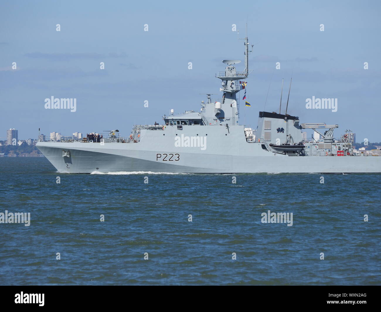 Sheerness, Kent, Regno Unito. Il 17 settembre 2019. HMS Medway immettendo il fiume Medway a Sheerness, Kent all ora di pranzo. Essa è diretta a Chatham e insolitamente sarà ufficialmente commissionato nel luogo lei è chiamato dopo durante il suo soggiorno. HMS Medway è un 90-metro offshore nave pattuglia e saranno coinvolti nella lotta contro il terrorismo e anti-operazioni di contrabbando per aiutare a mantenere la Gran Bretagna sicuro. Credito: James Bell/Alamy Live News Foto Stock