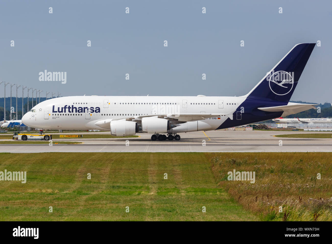 Monaco di Baviera, Germania - Luglio 20, 2019: Lufthansa Airbus A380 aereo all'aeroporto di Monaco (MUC) in Germania. Foto Stock