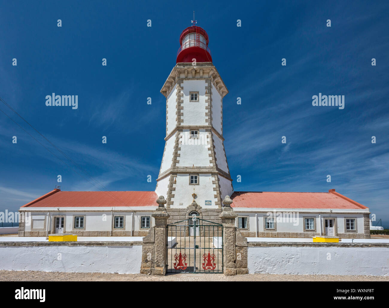 Faro di Cabo Espichel, Costa Azul (Costa Azzurra), distretto di Setubal, regione Lisboa, Portogallo Foto Stock