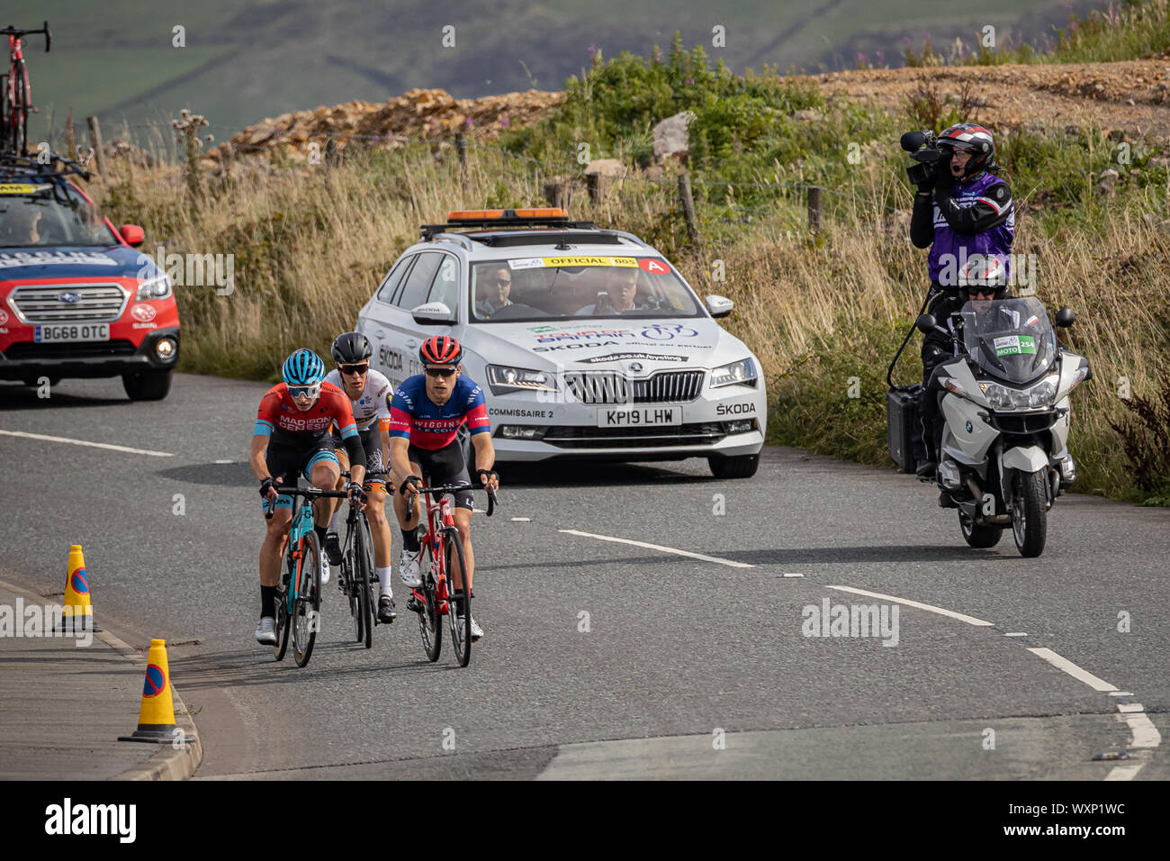 OVO Tour of Britain 2019, tappa 8, Saddleworth, Matt Holmes, squadra di Madison Genesis, da Wigan, nel casco blu, ha preso il 'Best British Rider' Foto Stock