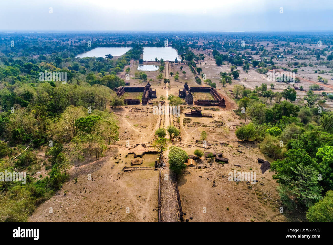 Wat Phou è una reliquia di un tempio Khmer complesso nel sud del Laos. Wat Phou è situato ai piedi di Phou Kao montagna, provincia di Champasak, nei pressi del Mekong. Foto Stock