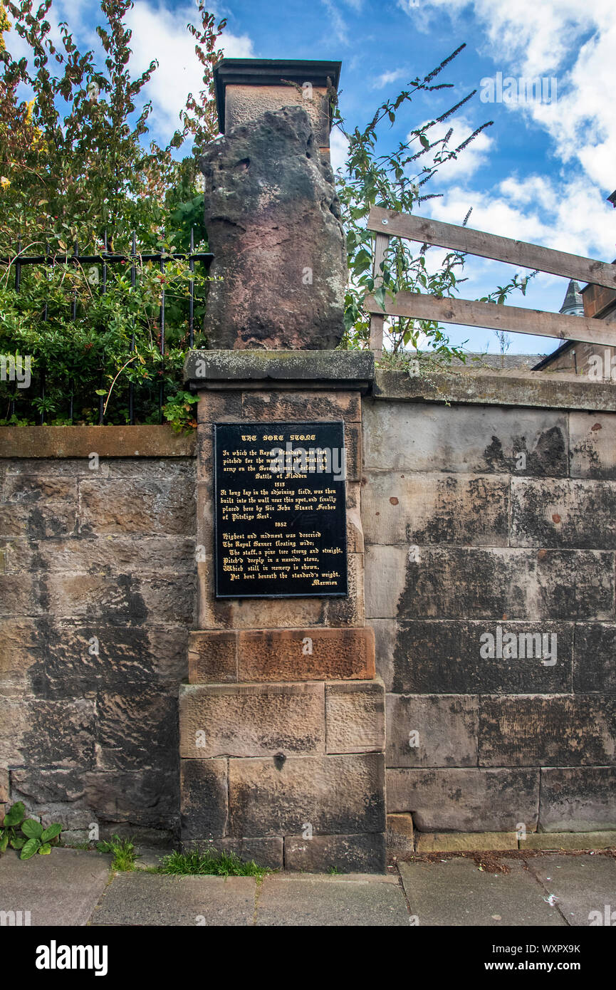 Edimburgo, Scozia, Regno Unito. 8 Settembre 2019: il foro Stane, un antico monumento che la Royal Standard di James IV è stato piantato sulla prima Flodden. Foto Stock