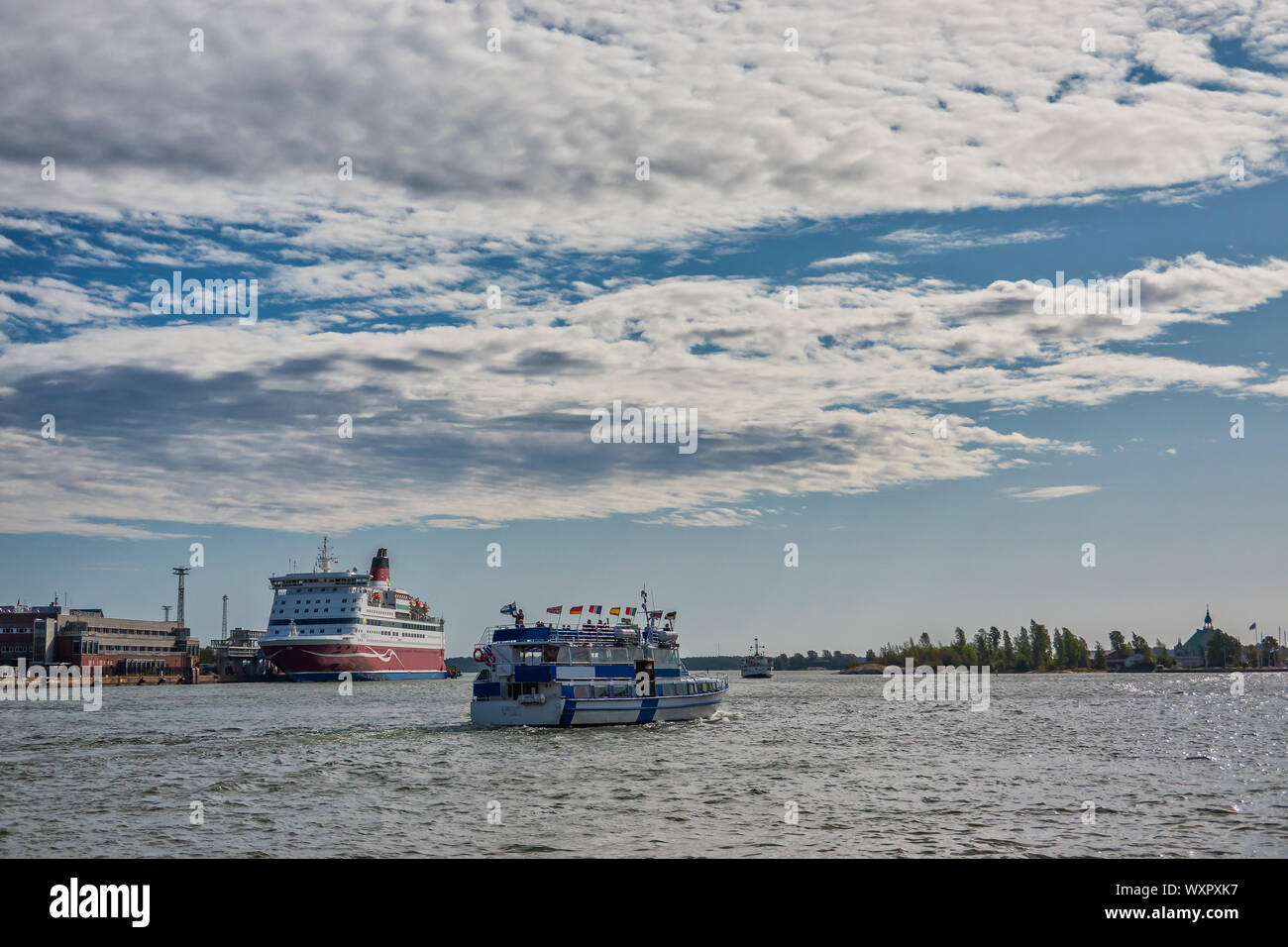Il porto con i traghetti di Helsinki, capitale della Finlandia Foto Stock