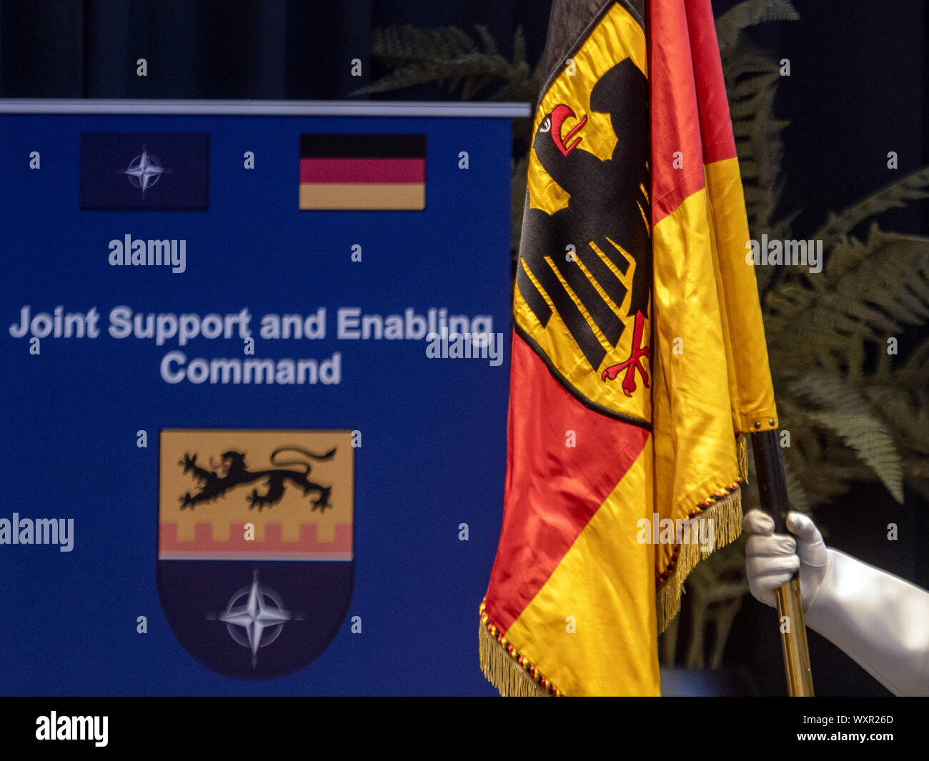 Ulm, Germania. Xvii Sep, 2019. In una riunione di due giorni, rappresentanti dei membri della NATO hanno discusso la creazione della NATO comuni di sostegno e comando di abilitazione (JSEC). Credito: Stefan Puchner/dpa/Alamy Live News Foto Stock