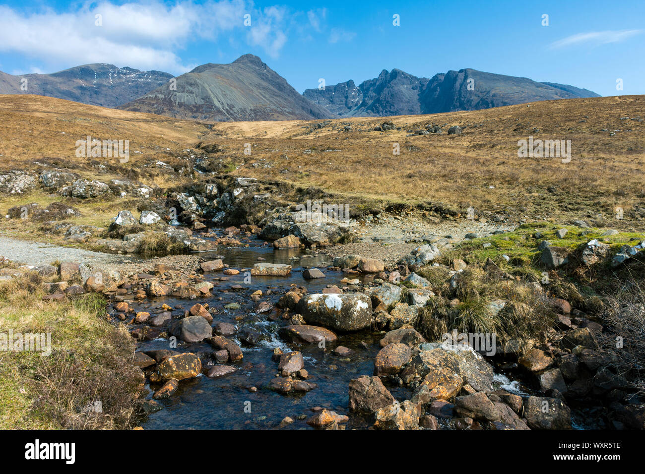 Le montagne Cuillin intorno Coire Lagan da il via ad un Rubha Dùnain, Minginish, Isola di Skye, Scotland, Regno Unito Foto Stock