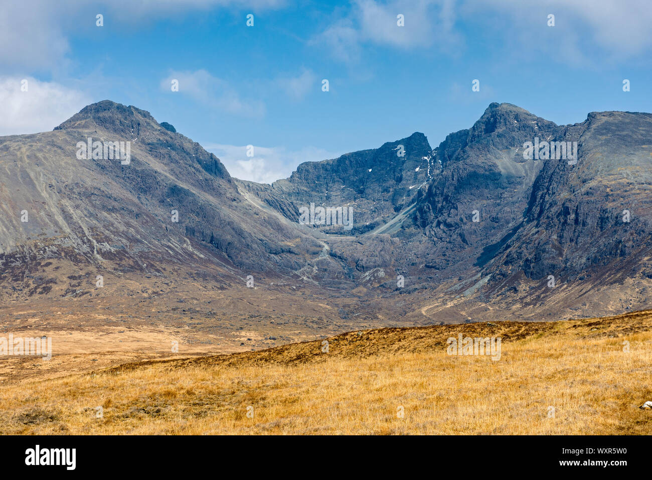 Le montagne Cuillin intorno Coire Lagan da il via ad un Rubha Dùnain, Minginish, Isola di Skye, Scotland, Regno Unito Foto Stock