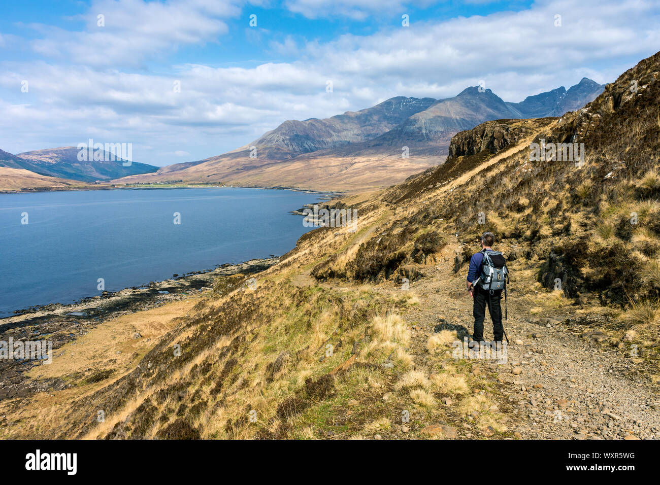 Glen fragile, Loch fragile e le montagne Cuillin da il via ad un Rubha Dùnain, Minginish, Isola di Skye, Scotland, Regno Unito Foto Stock