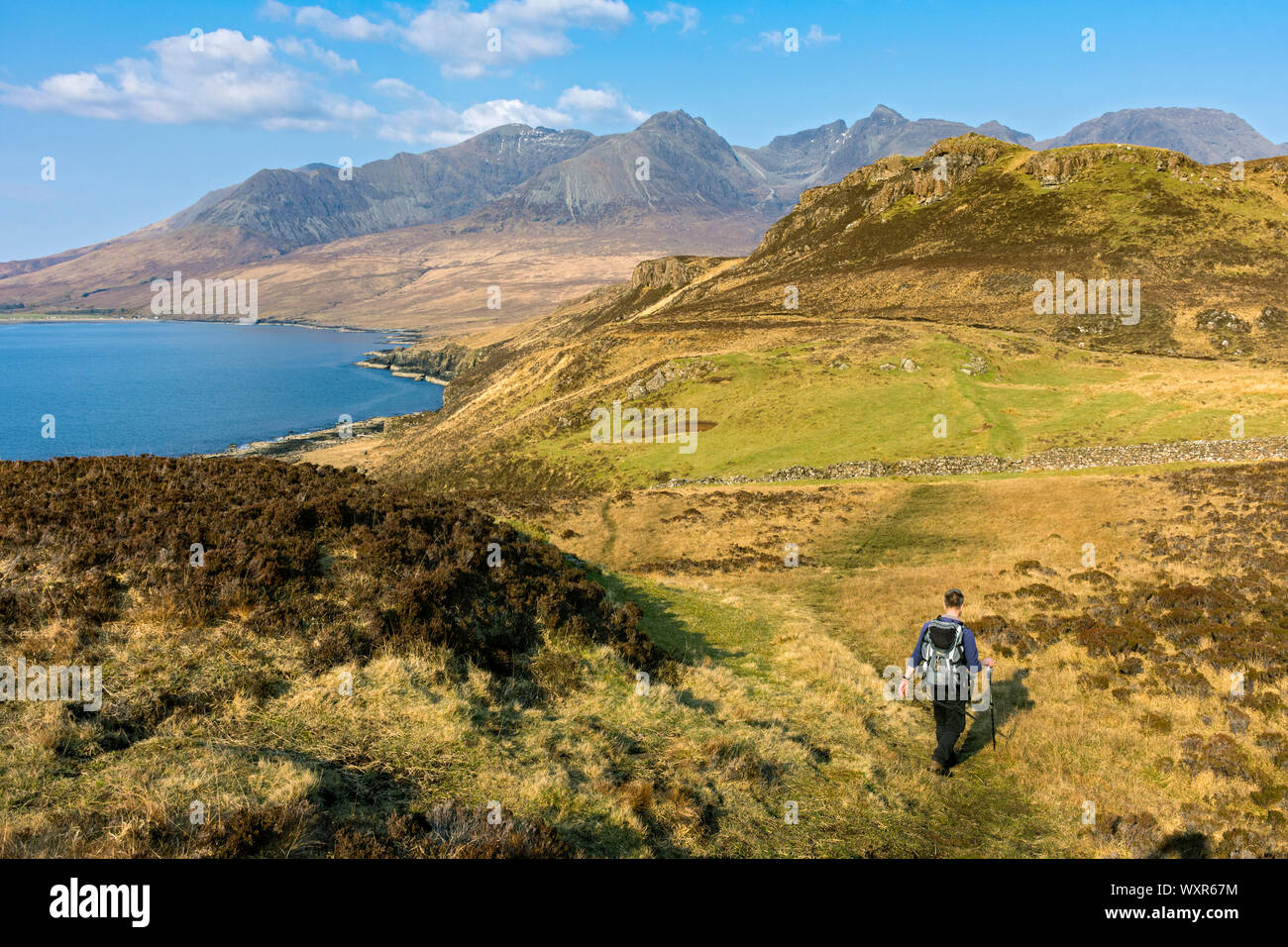 Le montagne Cuillin dalla west coast Rubha una penisola Dùnain, Minginish, Isola di Skye, Scotland, Regno Unito Foto Stock