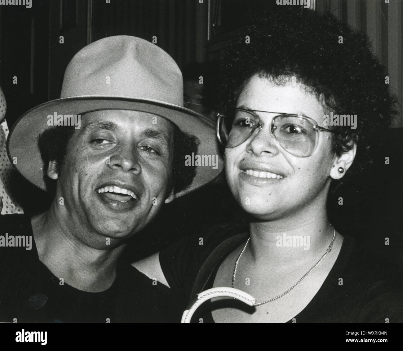 Garland Jeffreys e Phoebe Snow backstage in Central Park al Dr. Pepper Music Festival nel mese di agosto 1977 Foto Stock