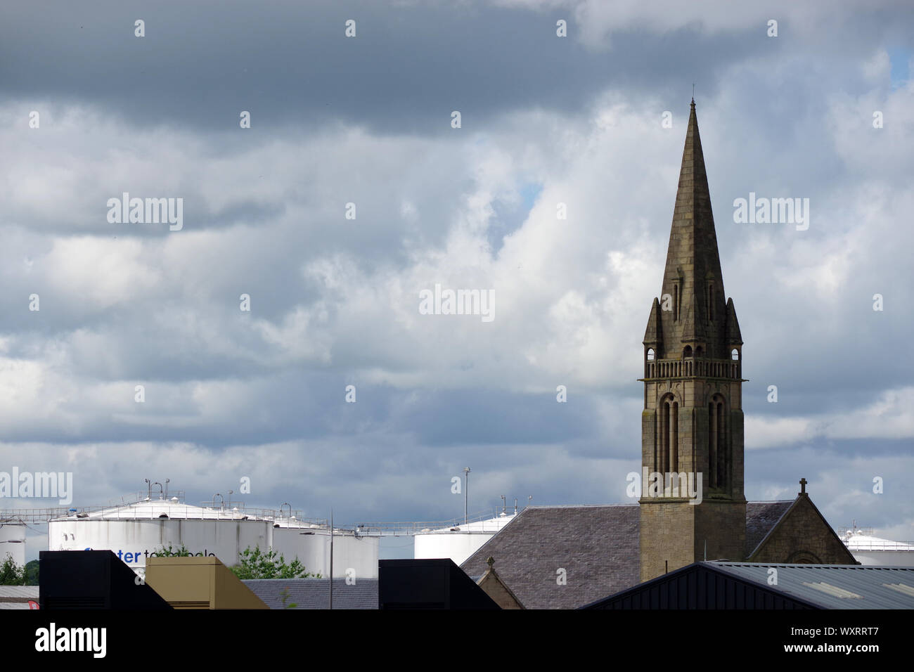 La guglia della ex Hamilton Memorial Church. Non più in uso ecclesiastico. Ex libera Chiesa di Scozia (ultimamente una Chiesa di Scozia) Foto Stock