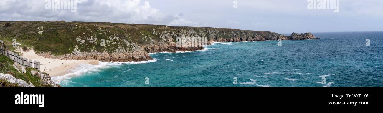 Porthcurno Spiaggia dalla Minac teatro in Cornovaglia Foto Stock