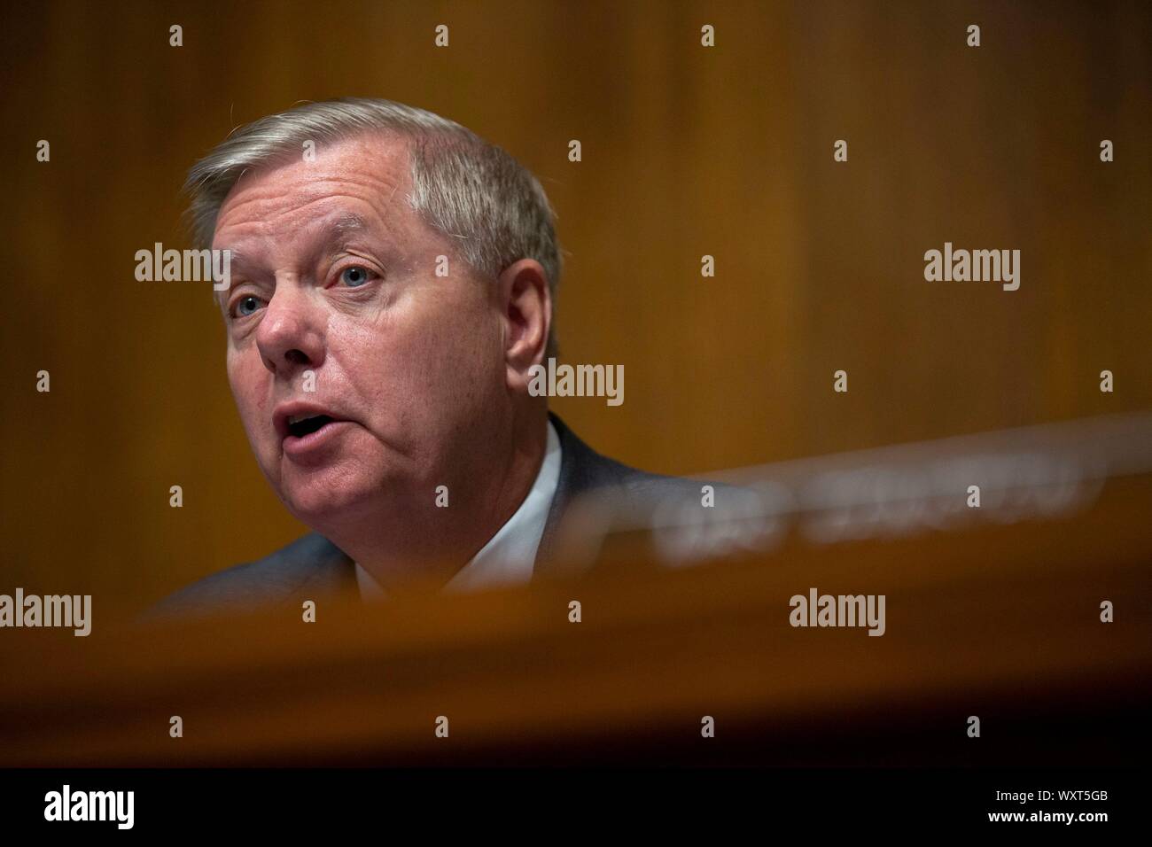 Washington, Stati Uniti d'America. Xvii Sep, 2019. Stati Uniti il senatore Lindsey Graham (Repubblicano della Carolina del Sud) parla nel corso di una audizione sull'Olocausto-ser i crediti di assicurazione sul Campidoglio di Washington, DC, Stati Uniti il 17 settembre 2019. Credito: Stefani Reynolds/CNP | Utilizzo di credito in tutto il mondo: dpa/Alamy Live News Foto Stock