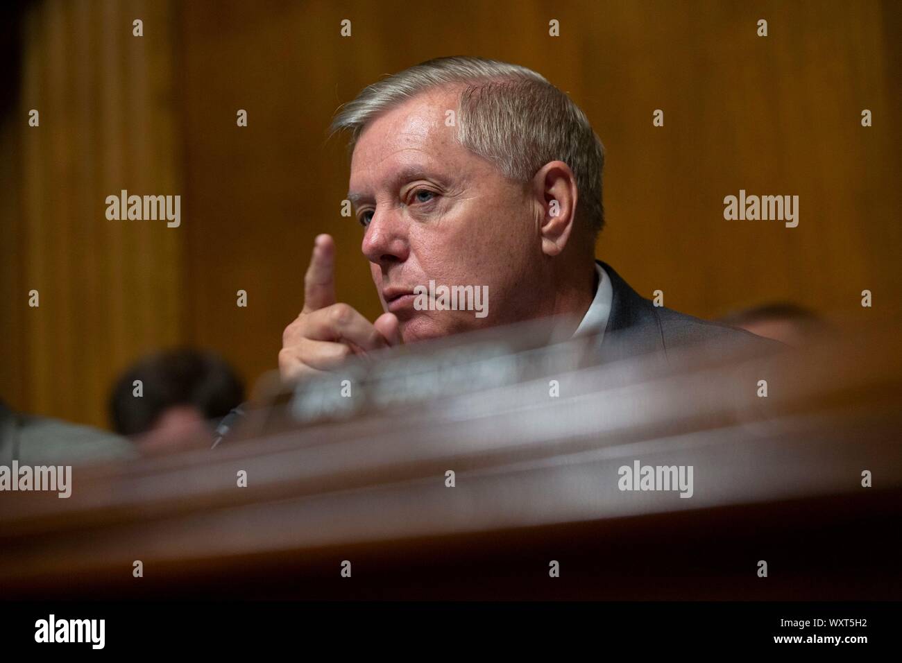 Washington, Stati Uniti d'America. Xvii Sep, 2019. Stati Uniti il senatore Lindsey Graham (Repubblicano della Carolina del Sud) parla nel corso di una audizione sull'Olocausto-ser i crediti di assicurazione sul Campidoglio di Washington, DC, Stati Uniti il 17 settembre 2019. Credito: Stefani Reynolds/CNP | Utilizzo di credito in tutto il mondo: dpa/Alamy Live News Foto Stock