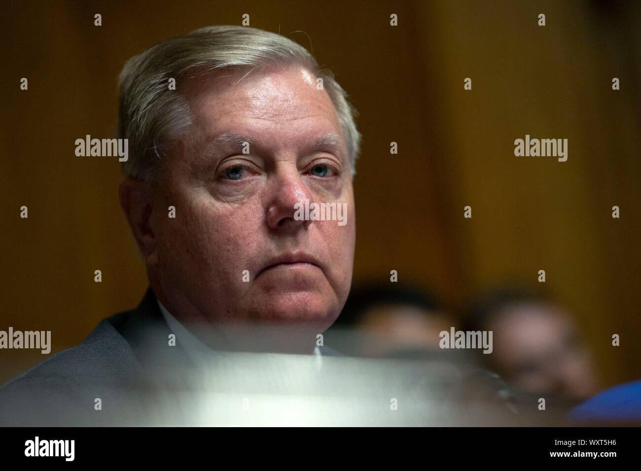 Washington, Stati Uniti d'America. Xvii Sep, 2019. Stati Uniti il senatore Lindsey Graham (Repubblicano della Carolina del Sud) parla nel corso di una audizione sull'Olocausto-ser i crediti di assicurazione sul Campidoglio di Washington, DC, Stati Uniti il 17 settembre 2019. Credito: Stefani Reynolds/CNP | Utilizzo di credito in tutto il mondo: dpa/Alamy Live News Foto Stock
