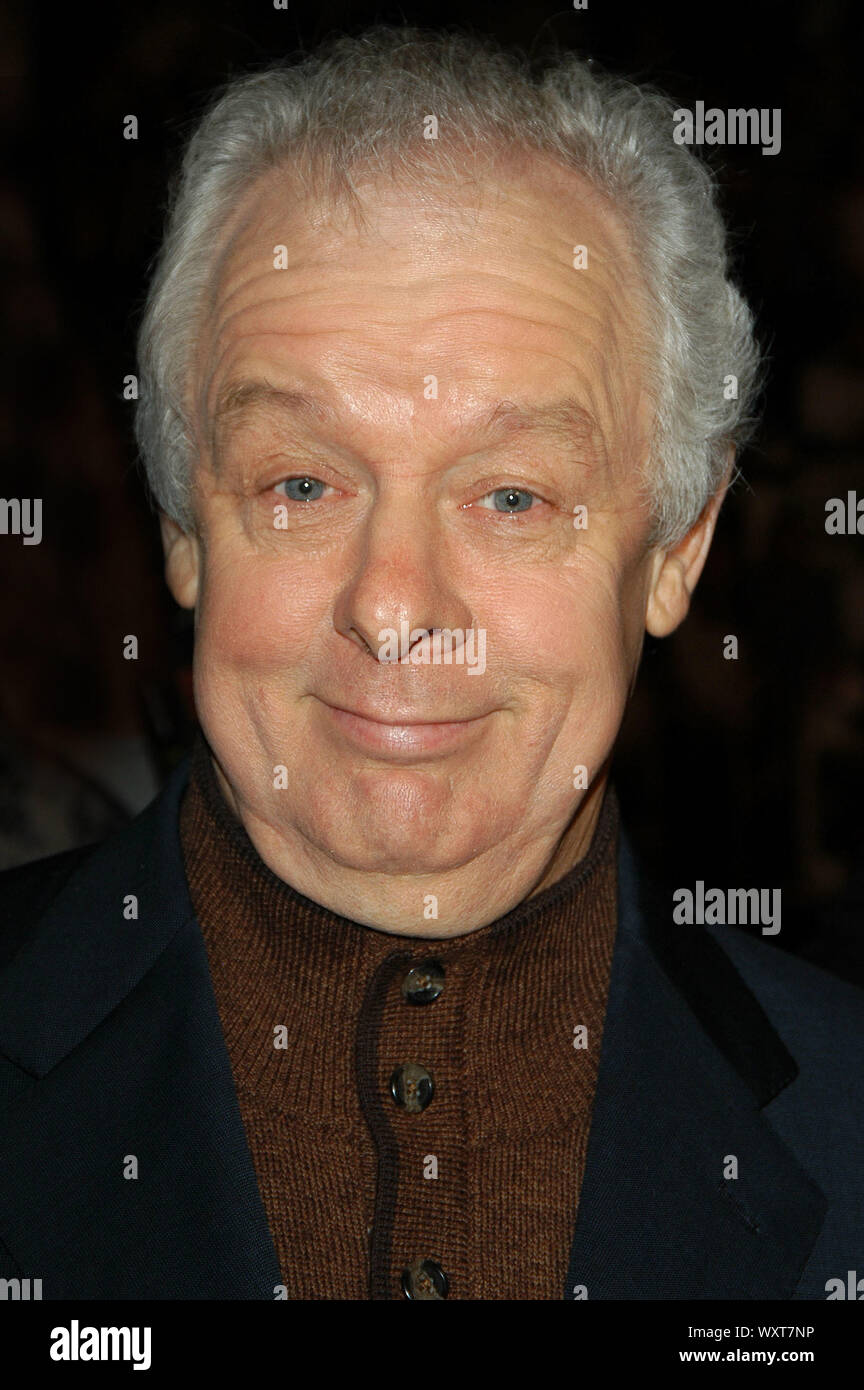 Direttore Jim Sheridan in prima mondiale di "Get Rich o morire cercavo" tenutasi presso il Mann Grauman's Chinese Theatre a Hollywood, CA. L'evento ha avuto luogo il mercoledì 2 novembre 2005. Foto di: SBM / PictureLux - Riferimento File # 33864-3828SBMPLX Foto Stock