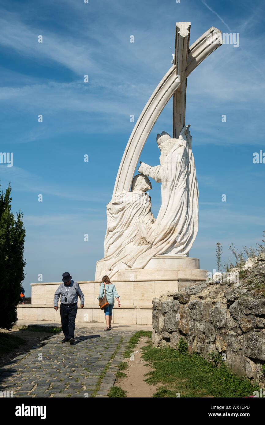 ESZTERGOM, UNGHERIA - 20 agosto 2019: Santo Stefano incoronazione monumento Foto Stock