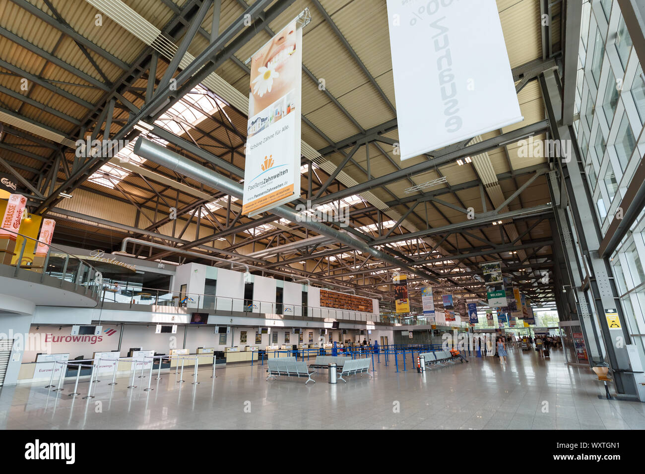 Weeze, Germania - 23 Giugno 2019: terminale di Weeze Niederrhein aeroporto (NRN) in Germania. Foto Stock