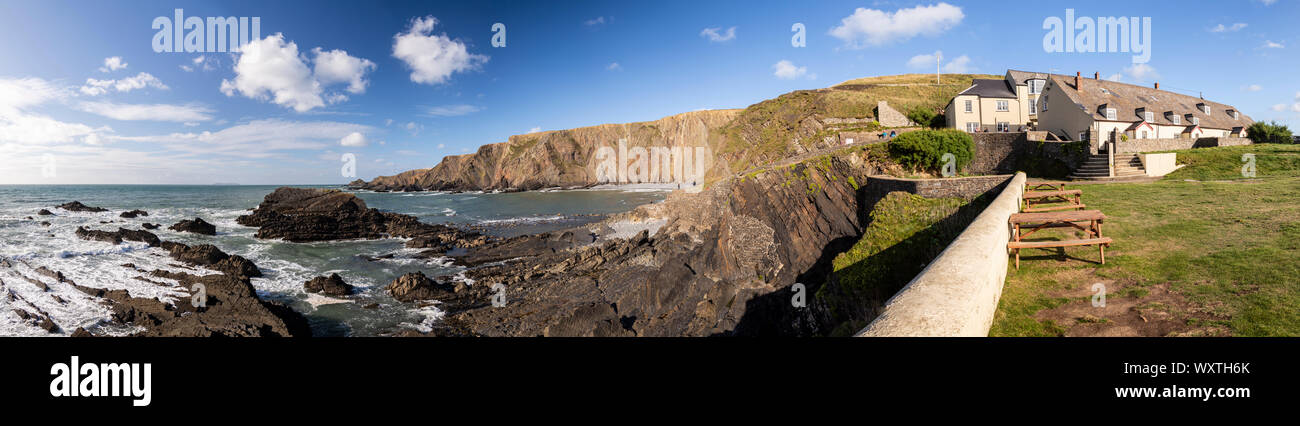 Robusto litorale atlantico a Hartland Quay, Devon, Inghilterra Foto Stock