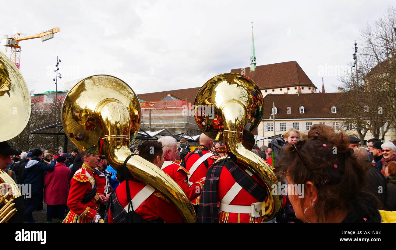 I musicisti che sono attivamente coinvolti nel Carnevale di Basilea Foto Stock