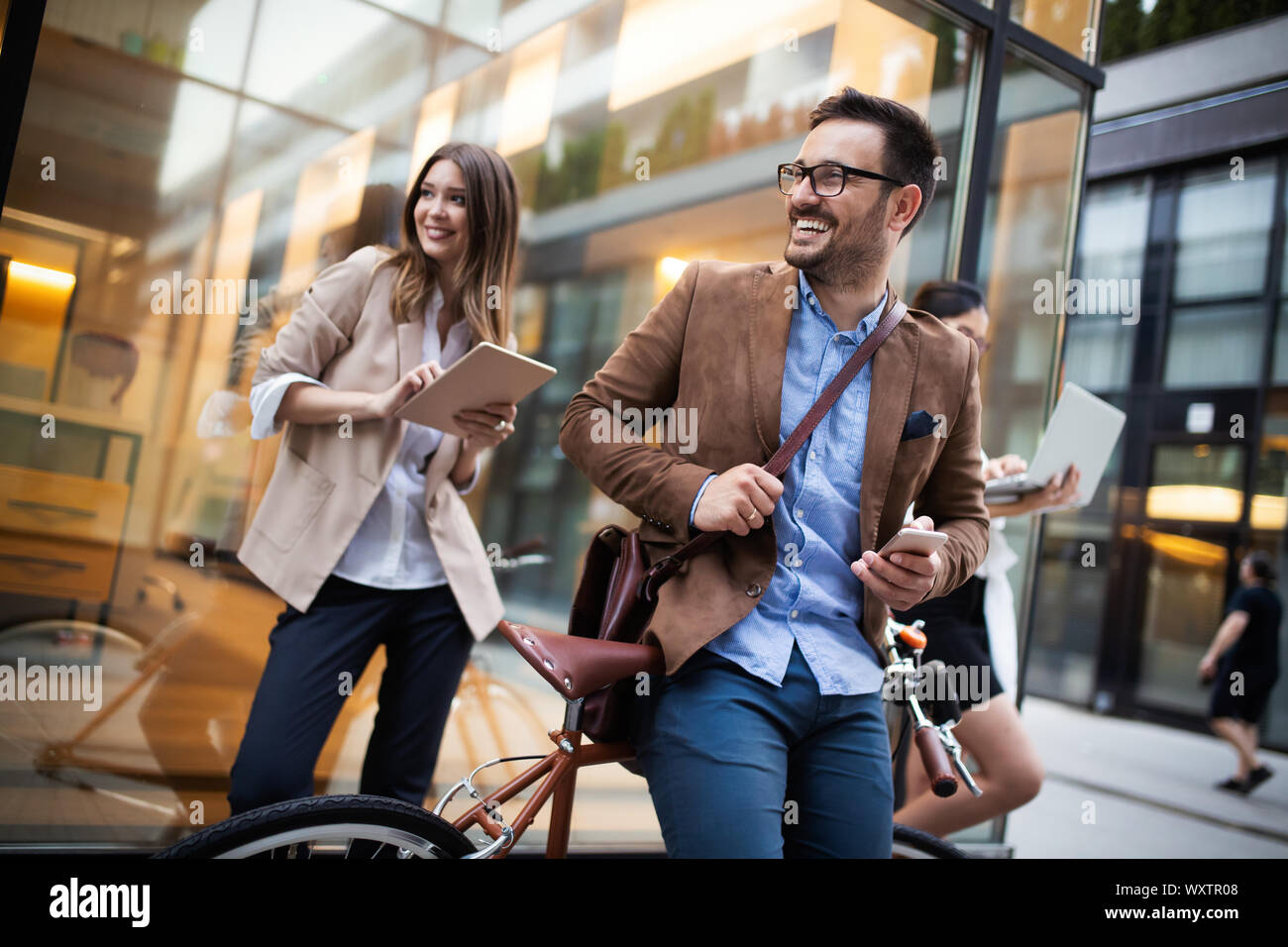 Il team di Business dispositivo digitale tecnologia concetto di collegamento Foto Stock